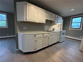 5 Pomham St in Cranston, RI - Building Photo