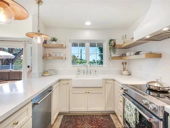 1445 Bluebird Canyon Dr in Laguna Beach, CA - Building Photo - Building Photo
