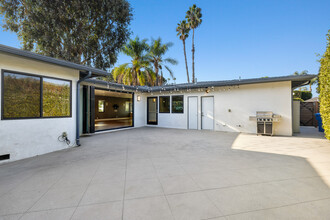 3702 Willowcrest Ave in Studio City, CA - Building Photo - Building Photo