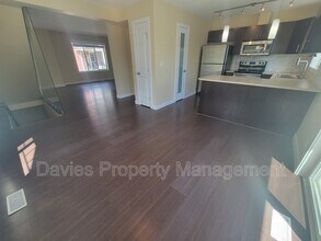 5134 Mullen Rd in Edmonton, AB - Building Photo - Building Photo