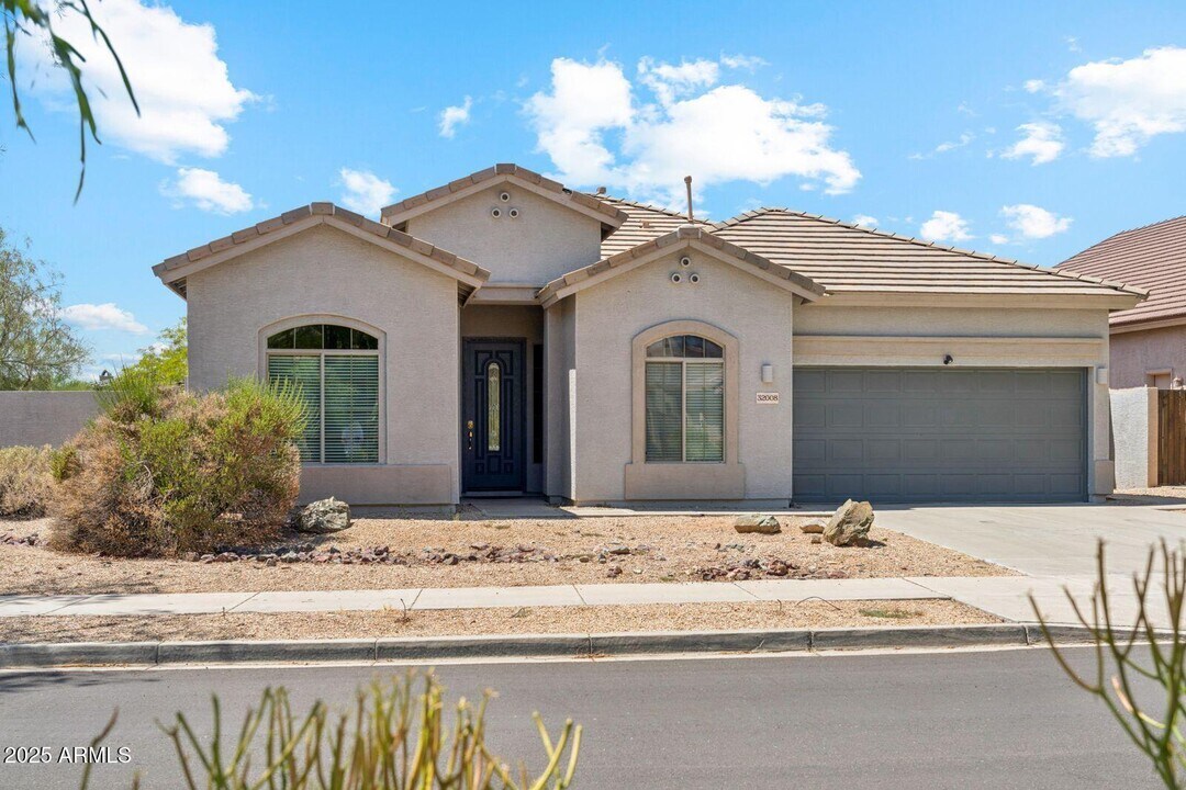 32008 N 23rd Ave in Phoenix, AZ - Building Photo