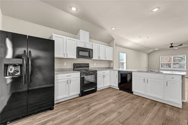 990 Morningside Dr in Fayetteville, AR - Building Photo - Building Photo