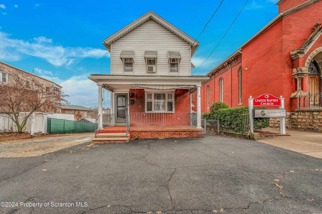 209 S Main Ave in Scranton, PA - Building Photo