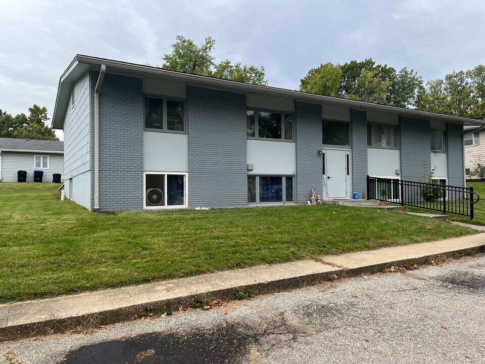 4743 SW 30th St in Topeka, KS - Building Photo