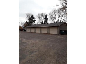 870 E 6th St-Unit -#C in New Richmond, WI - Building Photo - Building Photo