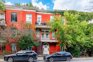 3933 Saint-Antoine Rue O in Montréal, QC - Building Photo