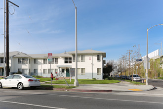 La Brea Apartments in Los Angeles, CA - Building Photo - Building Photo