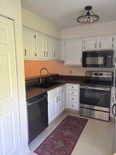 8976 Woodbridge Dr in Greendale, WI - Building Photo - Building Photo