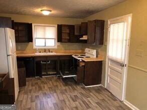 1567 Pintail Rd in Jonesboro, GA - Foto de edificio - Building Photo