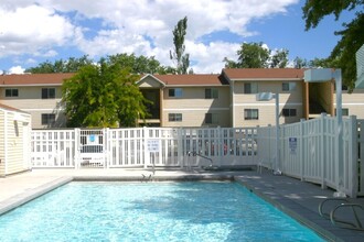 Arcadia Green Apartments in Salt Lake City, UT - Foto de edificio - Building Photo