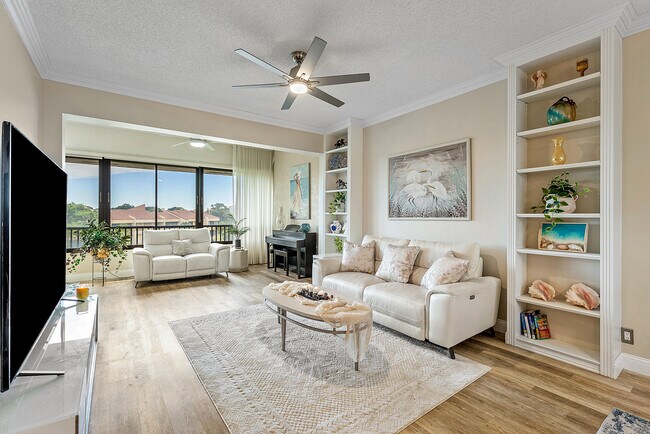 property at 7546 La Paz Blvd