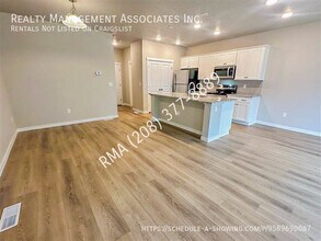 412 N Traquair Ln in Meridian, ID - Building Photo - Building Photo