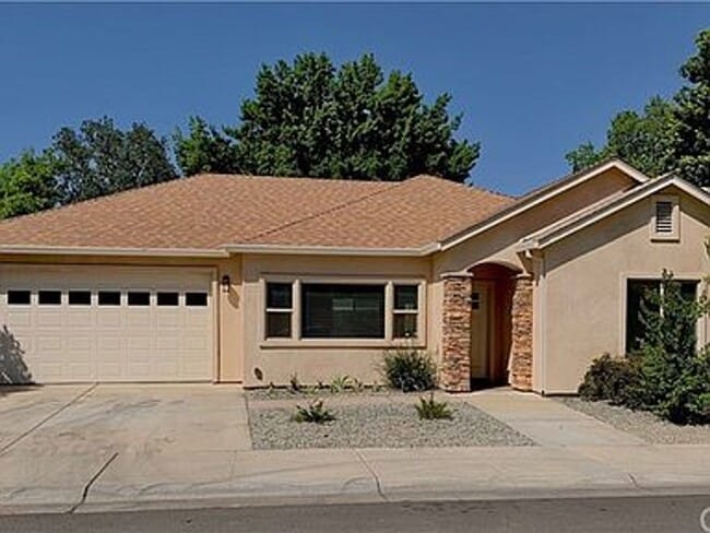 property at 19 Josie Ct