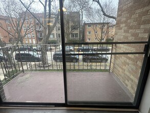 1629 W Greenleaf Ave in Chicago, IL - Building Photo - Building Photo