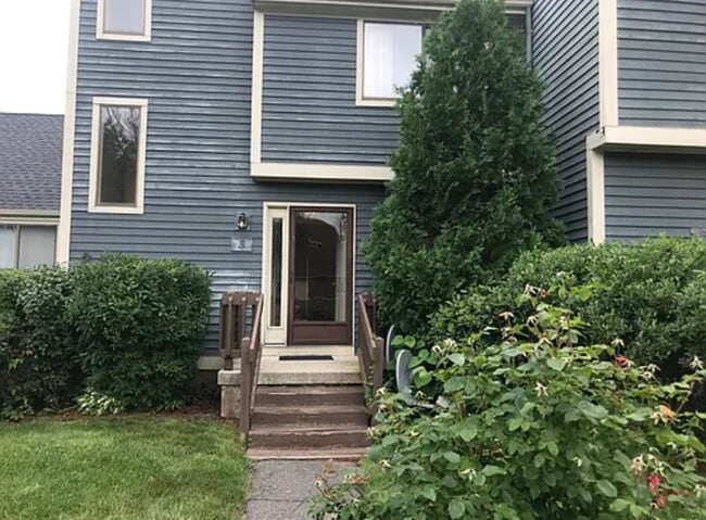 property at 3 Reed Ct
