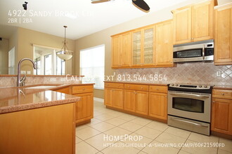 4922 Sandy Brook Cir in Wimauma, FL - Foto de edificio - Building Photo