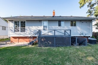 2713 W Vermont Ave in Waukegan, IL - Building Photo - Building Photo