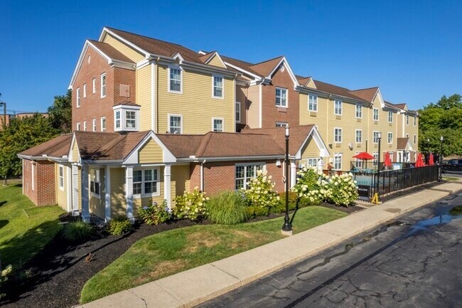 20 International Pl photo'