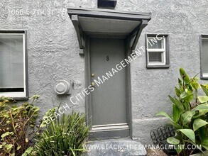 1066 E 7th St-Unit -8 in Long Beach, CA - Building Photo - Building Photo