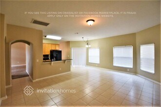 19319 Sandy Springs Cir in Lutz, FL - Foto de edificio - Building Photo