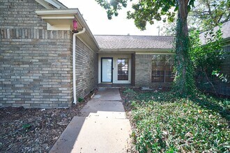 13407 Nantucket Dr in Sugar Land, TX - Building Photo - Building Photo