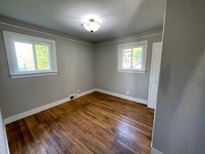 22011 Maple Ave in St. Clair Shores, MI - Building Photo - Building Photo
