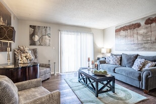 Magnolia Woods in Wichita, KS - Building Photo