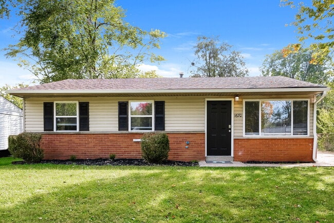 property at 1670 Dundee Pl