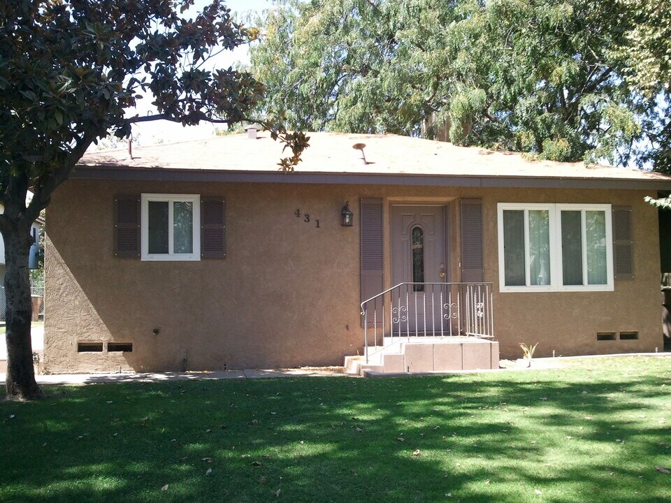 431-433 F St in Bakersfield, CA - Building Photo
