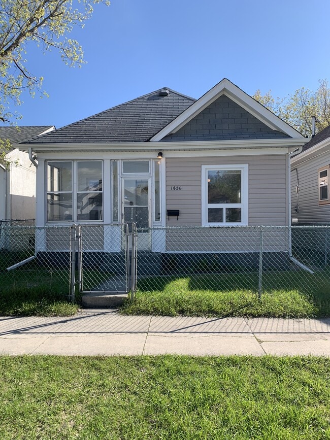 property at 1436 Pacific Ave W