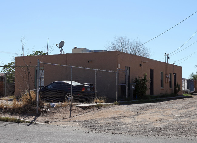 2519 N Estrella Ave in Tucson, AZ - Foto de edificio - Building Photo