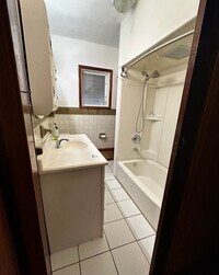 7032 Cottage St - 6