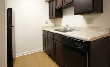 Cambridge Apartments in Baton Rouge, LA - Foto de edificio - Building Photo