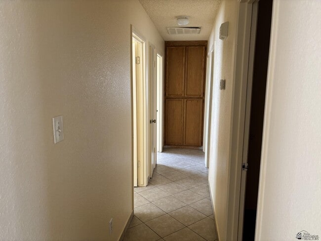 1722 S 48th Way in Yuma, AZ - Foto de edificio - Building Photo