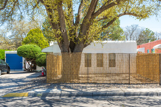 434 Quincy St NE in Albuquerque, NM - Building Photo - Building Photo