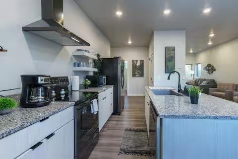 306 Hillsview Rd in Spearfish, SD - Building Photo