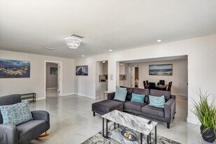 255 Glouchester St in Boca Raton, FL - Building Photo