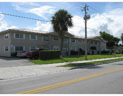 4240 NW 78th Ave in Coral Springs, FL - Foto de edificio - Building Photo