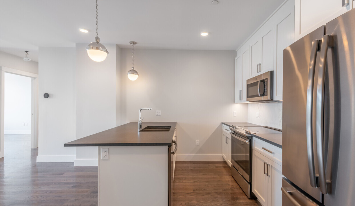 432 McGrath Hwy, Unit 434-409 in Somerville, MA - Building Photo