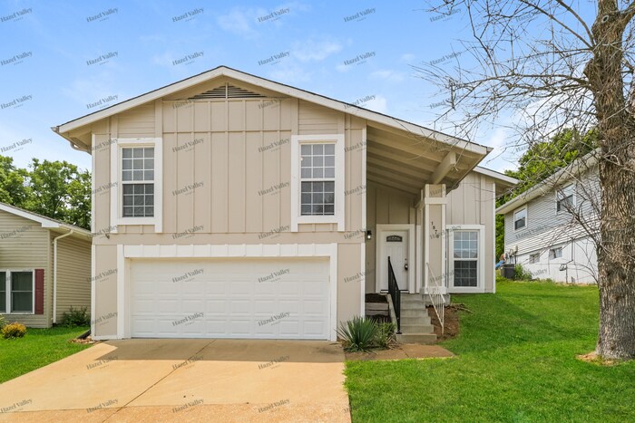1878 Fairfax Dr in Barnhart, MO - Building Photo