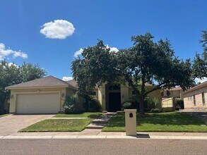 3335 Hagen Lp in Laredo, TX - Building Photo - Building Photo
