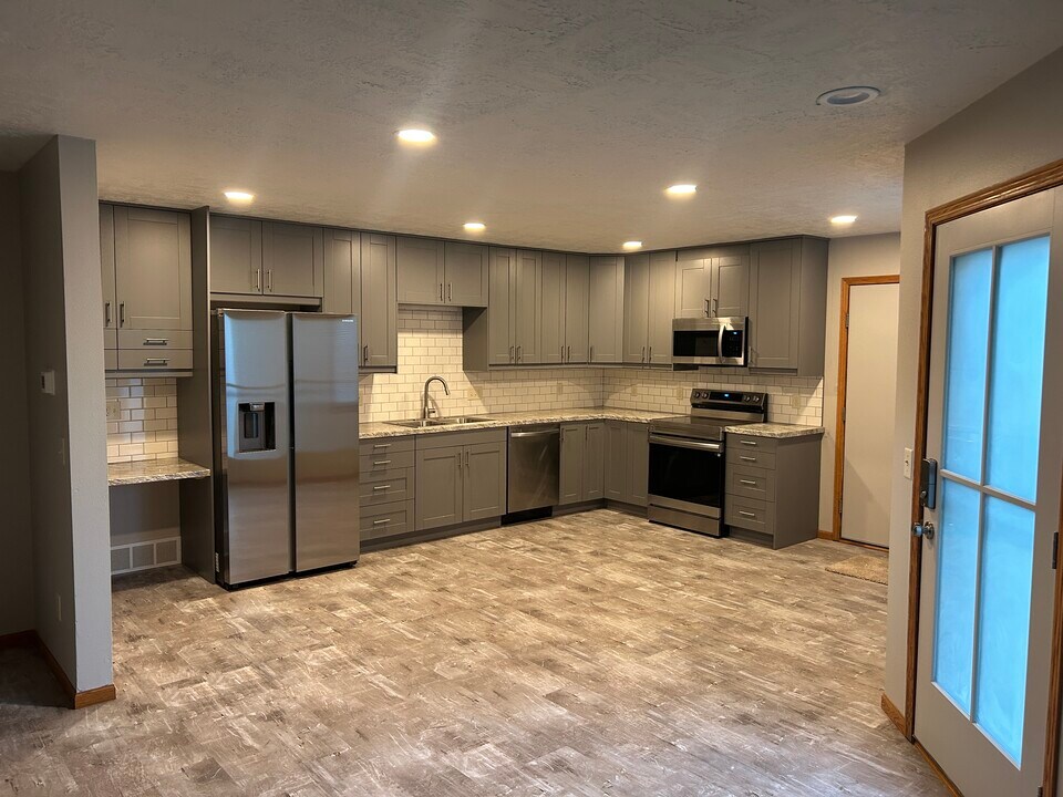 2109 S Holt Ave in Sioux Falls, SD - Building Photo