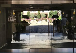 8889 Caminito Plaza Centro, Unit 7304 in San Diego, CA - Foto de edificio - Building Photo