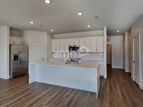 4671 Flaming Ridge Trail in Las Vegas, NV - Building Photo - Building Photo