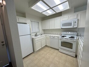 340 Grand Blvd in San Mateo, CA - Building Photo - Building Photo