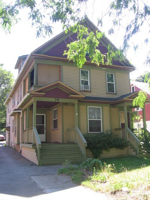 34 Alexander St, Unit 2 in Rochester, NY - Building Photo