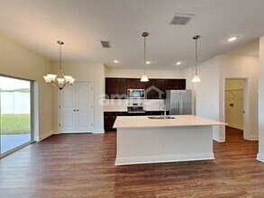 825 Heavenly Dr in St. Cloud, FL - Building Photo - Building Photo