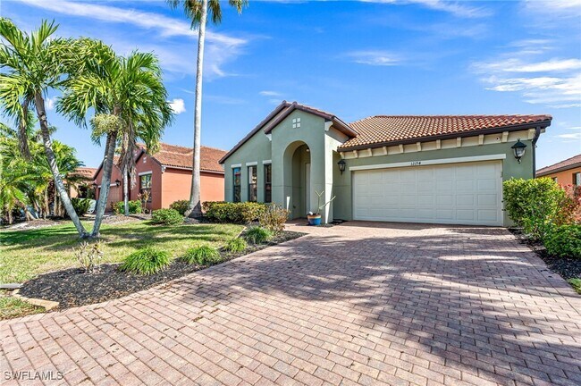 12154 Country Day Cir in Ft. Myers, FL - Building Photo - Building Photo