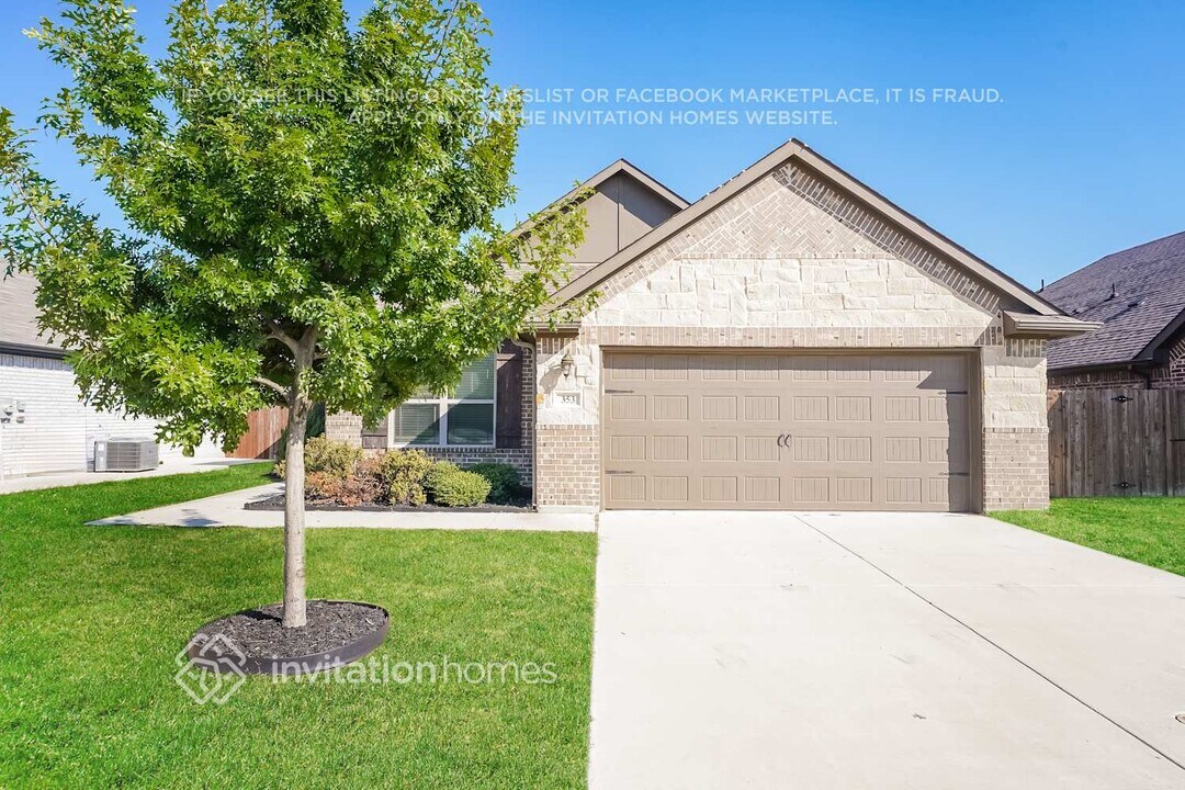 353 Paloma St in Weatherford, TX - Foto de edificio