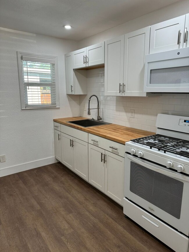 property at 3000-3002 West St